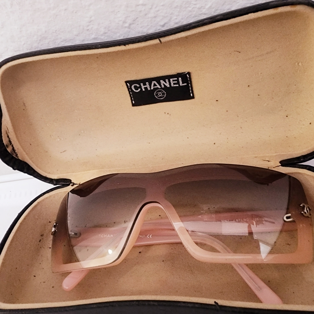 CHANEL VINTAGE SUNGLASSES